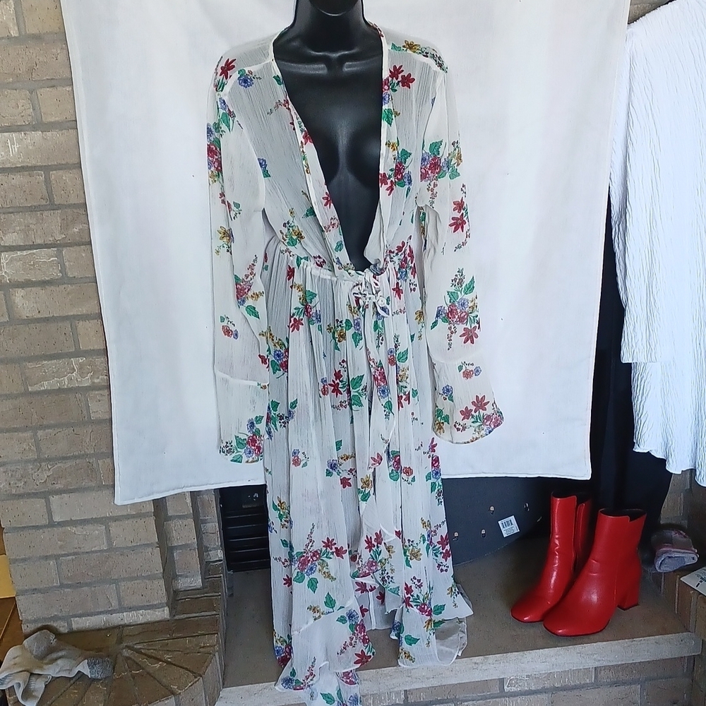 No Boundaries Floral Ruffle Duster Size XL, floor length